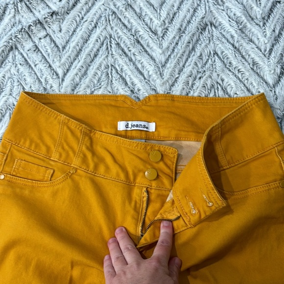 Cropped Mustard Yellow Pants - Picture 2 of 4